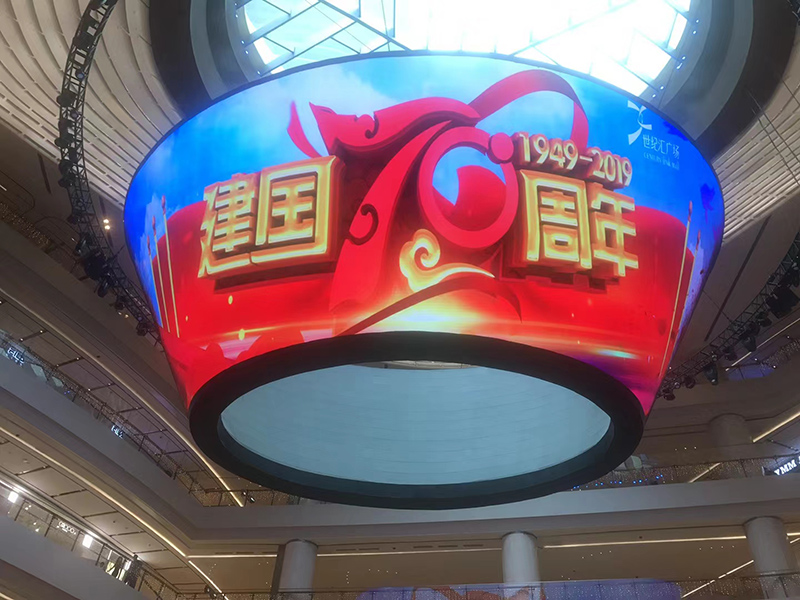 公司花20萬(wàn)裝修的會(huì)議室，竟被客戶(hù)吐槽‘像網(wǎng)吧’？高級(jí)感會(huì)議室的屏幕選擇秘訣”
